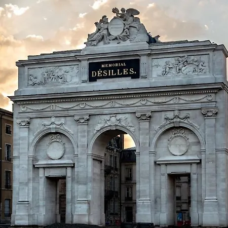 Renove Et Cosy Idealement Situe شقة *