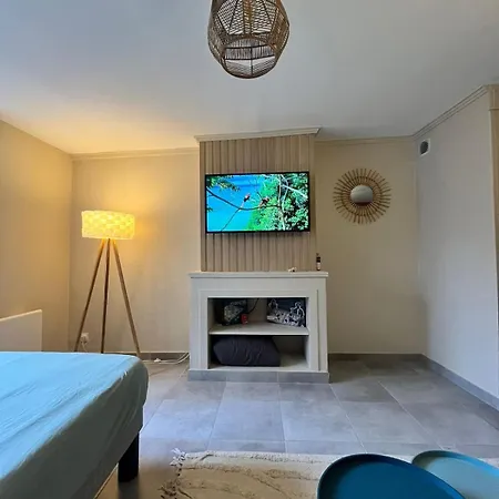 Renove Et Confortable Idealement Situe 아파트